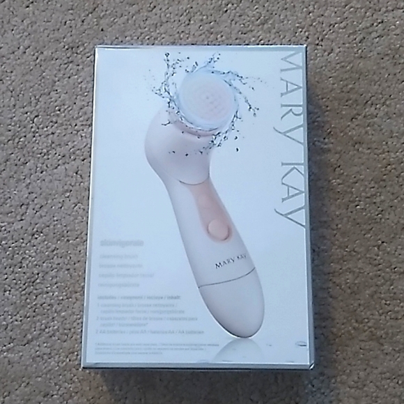 Mary Kay Cleansing Brush Brand New Never Been Used - Picture 1 of 4